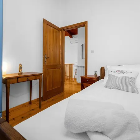 Ferienhaus Traumhaftes Haus Mit 4 Schlafzimmern In Vlasici - *
