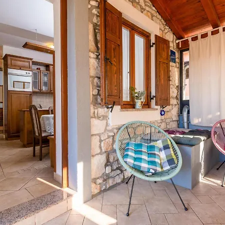 4 Bedroom Stunning In Vlasici - Holiday home *