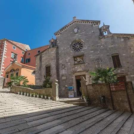 4 Bedroom Stunning In Vlasici - Holiday home Krsan